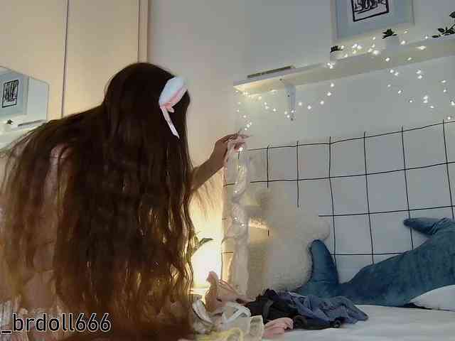 BrokenDoll666 webcam