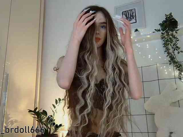 BrokenDoll666 webcam