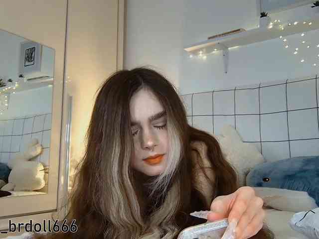 BrokenDoll666