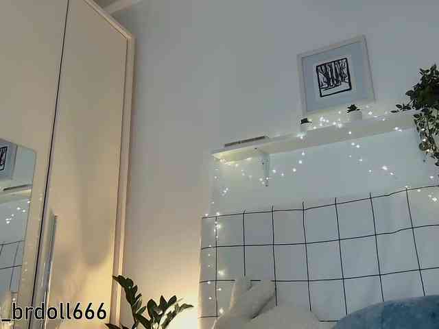 BrokenDoll666 webcam