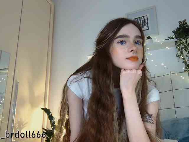 BrokenDoll666 webcam