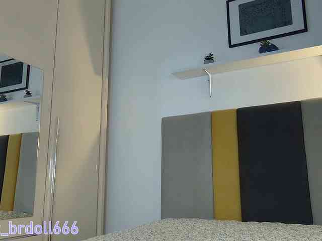 BrokenDoll666 webcam