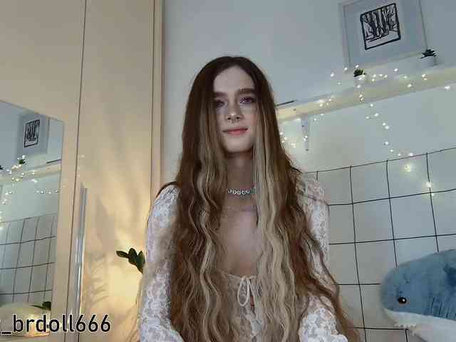 BrokenDoll666 webcam