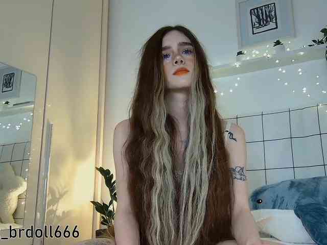 BrokenDoll666 webcam
