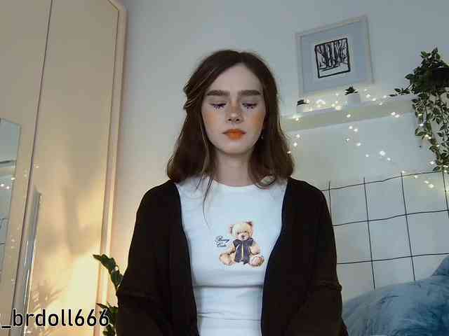 BrokenDoll666 webcam