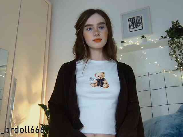 BrokenDoll666 webcam