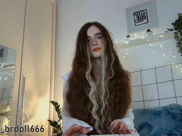 BrokenDoll666 webcam