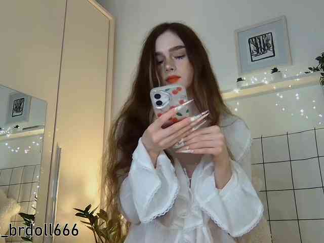 BrokenDoll666 webcam