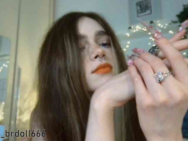 BrokenDoll666 webcam