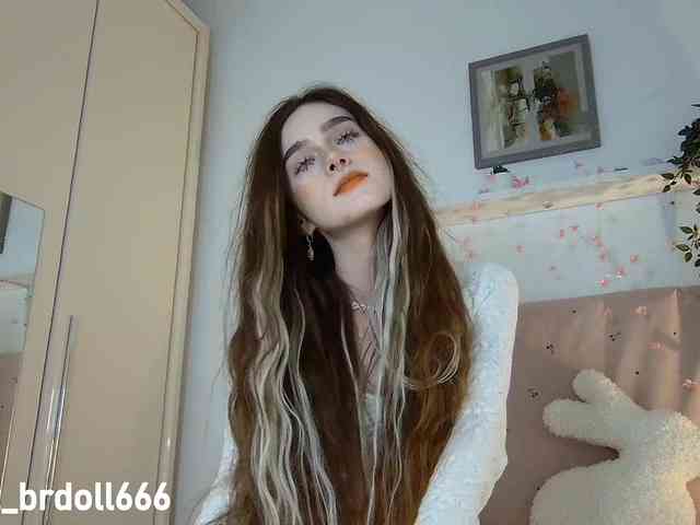 BrokenDoll666 webcam