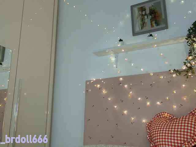 BrokenDoll666 webcam