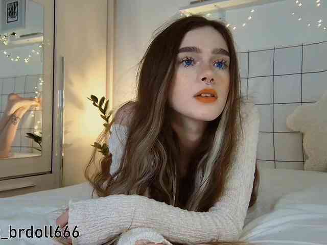 BrokenDoll666 webcam
