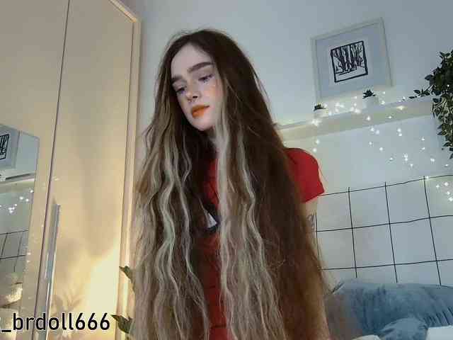 BrokenDoll666 webcam