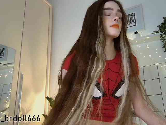 BrokenDoll666 webcam