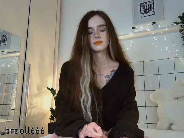 BrokenDoll666 webcam