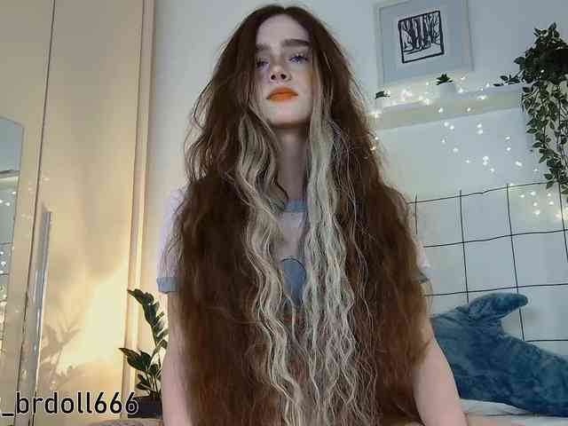 BrokenDoll666 webcam