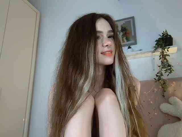 BrokenDoll666 webcam