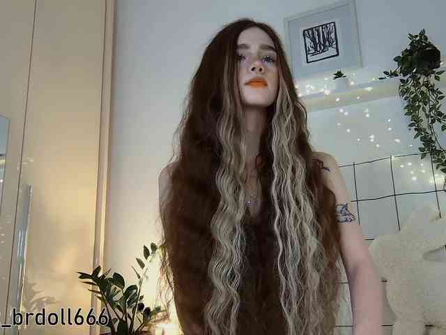 BrokenDoll666 webcam