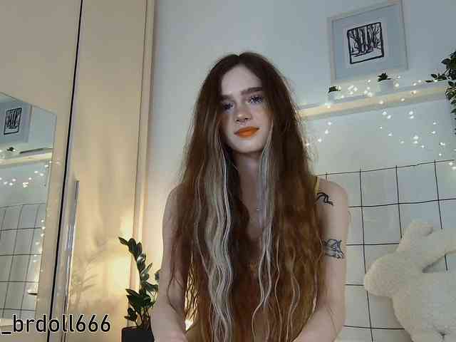 BrokenDoll666 webcam