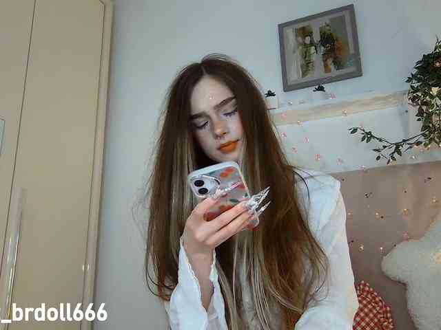 BrokenDoll666 webcam