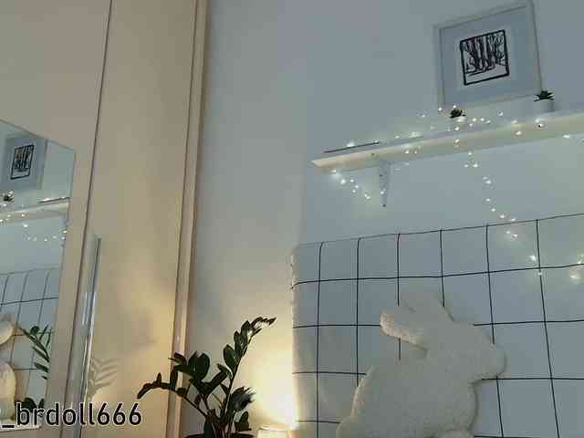 BrokenDoll666 webcam