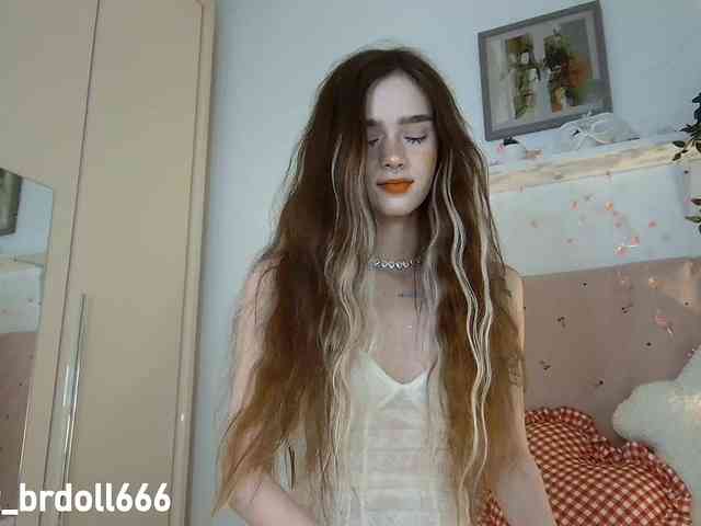 BrokenDoll666 webcam