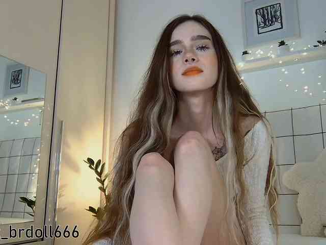 BrokenDoll666 webcam
