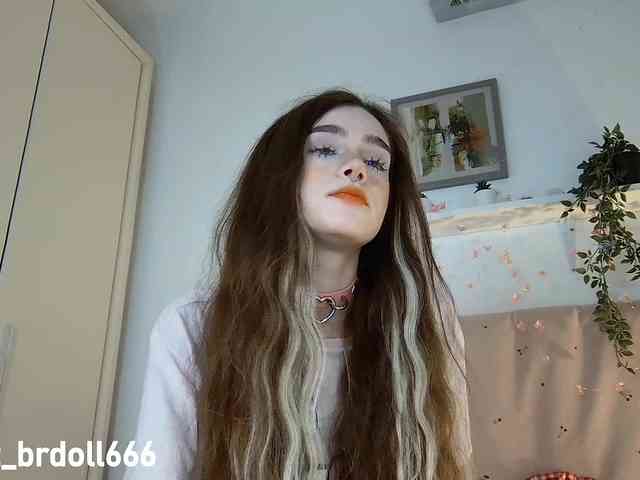 BrokenDoll666 webcam