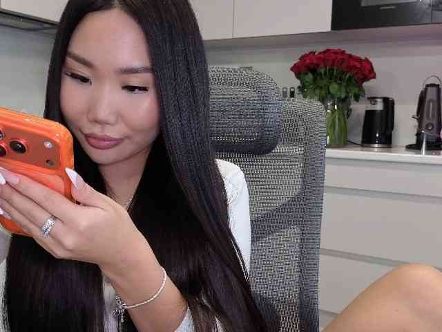 ZoraCharm webcam