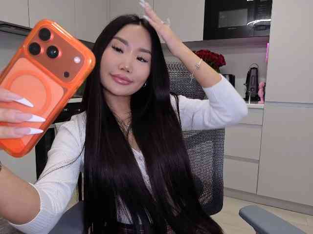 ZoraCharm webcam
