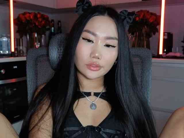 ZoraCharm webcam