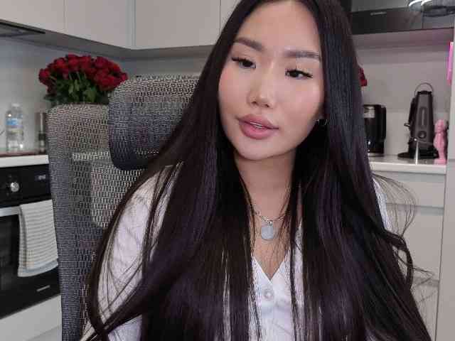 ZoraCharm webcam