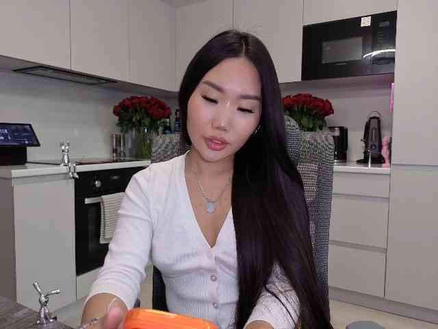 ZoraCharm webcam