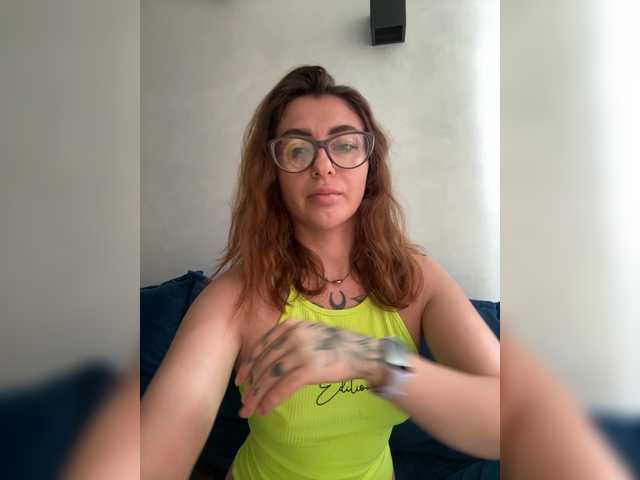 wildgirl cam belle