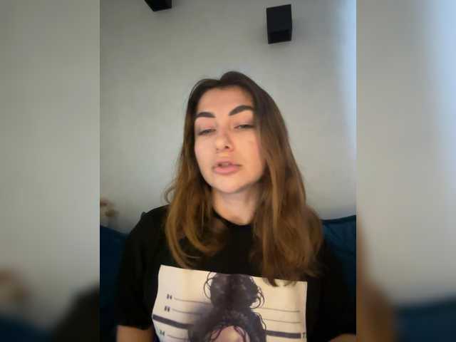 WILDGIRL live cam preview