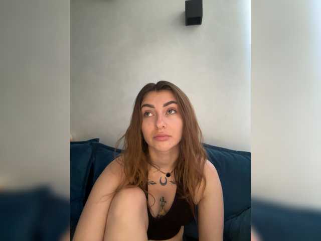 WILDGIRL, 19 y/o - Live Cam on BongaCams