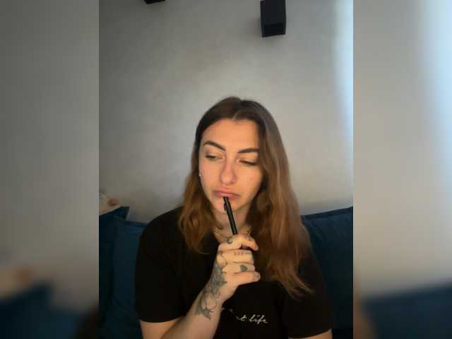 WILDGIRL live cam preview