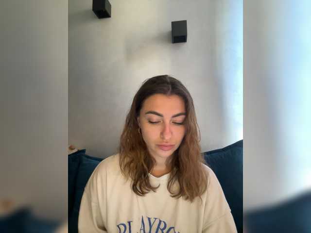 WILDGIRL live cam preview