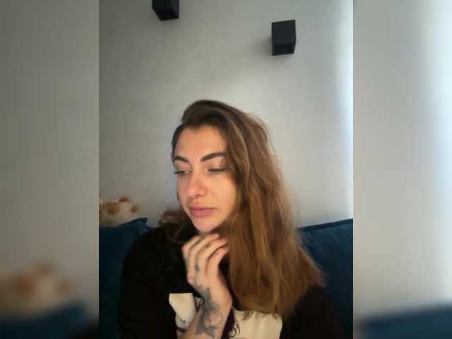 WILDGIRL live cam preview