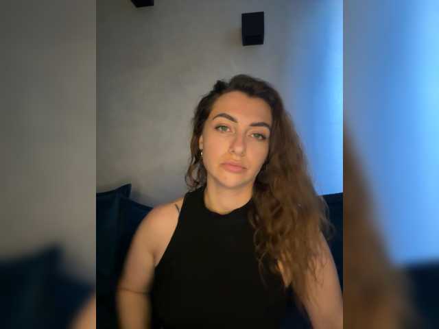 wildgirl cam belle