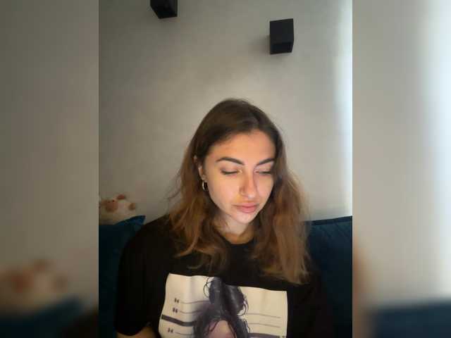 WILDGIRL live cam preview