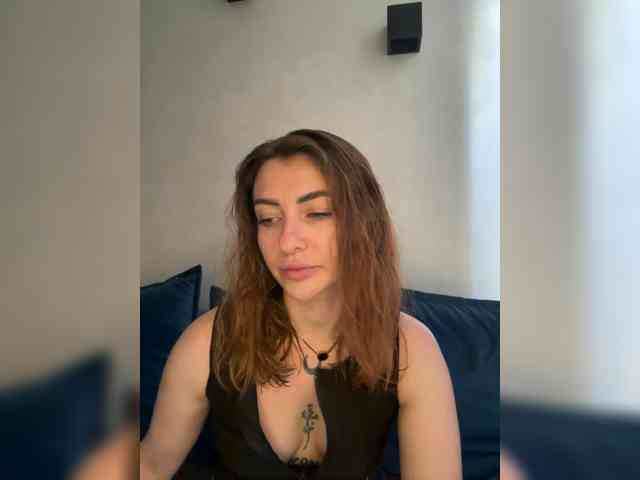 WILDGIRL webcam