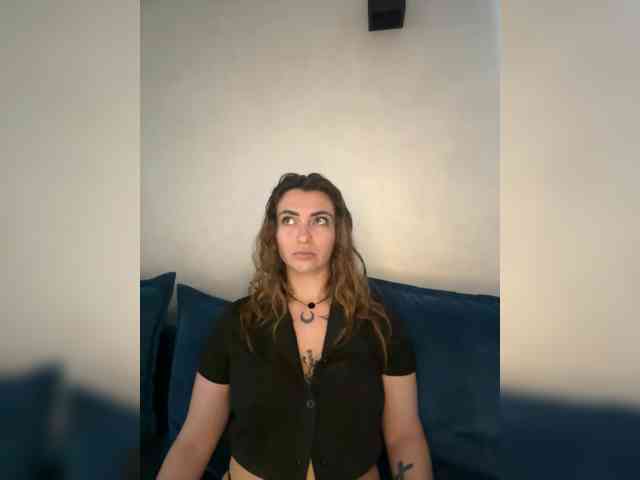 WILDGIRL webcam