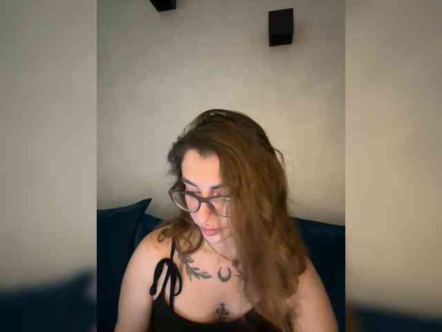 WILDGIRL webcam