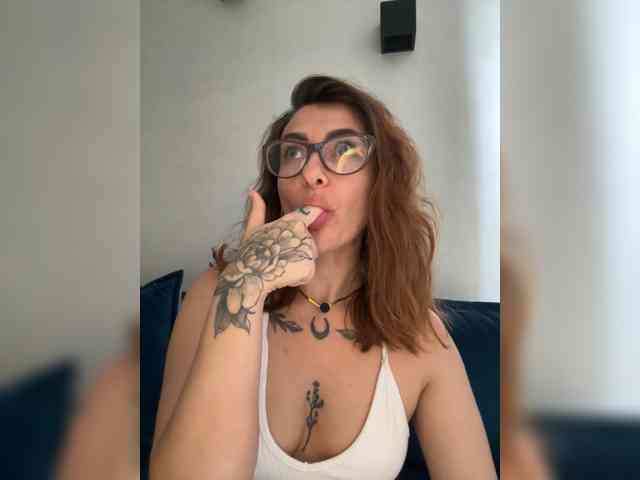 WILDGIRL webcam