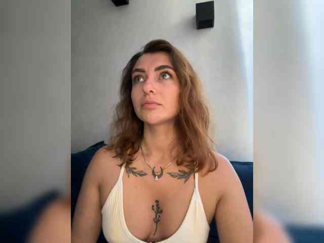WILDGIRL webcam