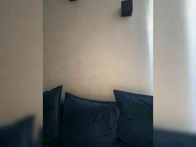 WILDGIRL webcam
