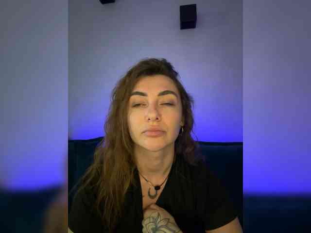 WILDGIRL webcam