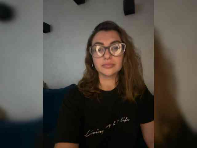 WILDGIRL webcam