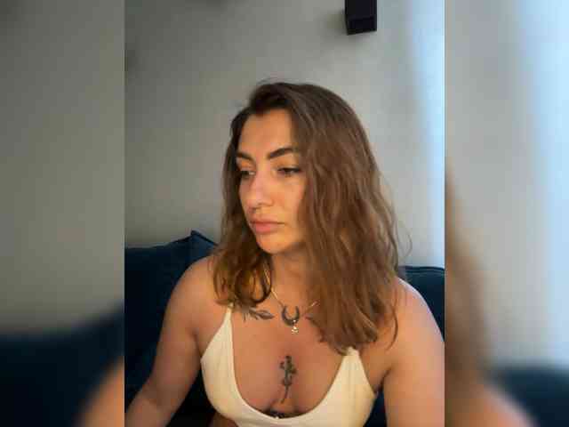 WILDGIRL webcam